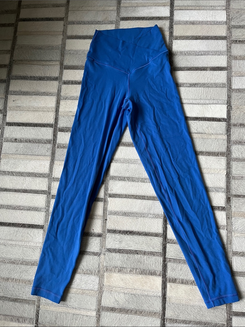 OFFLINE by Aerie Real Me 7/8 High-Rise Leggings in vibrant blue in size XS